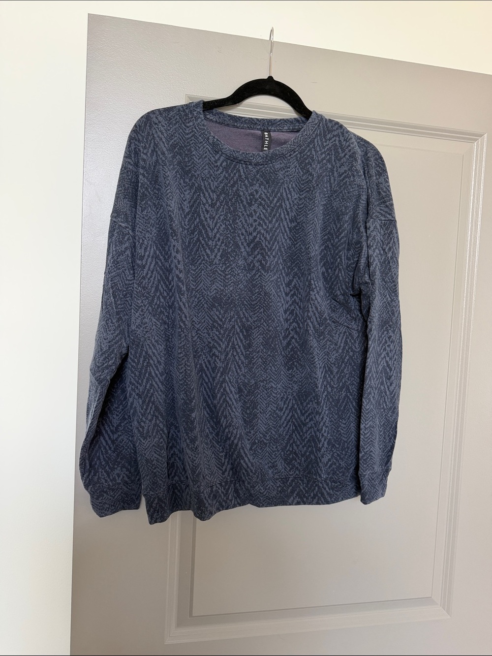 Athleta Medium Blue Pattern Crewneck
